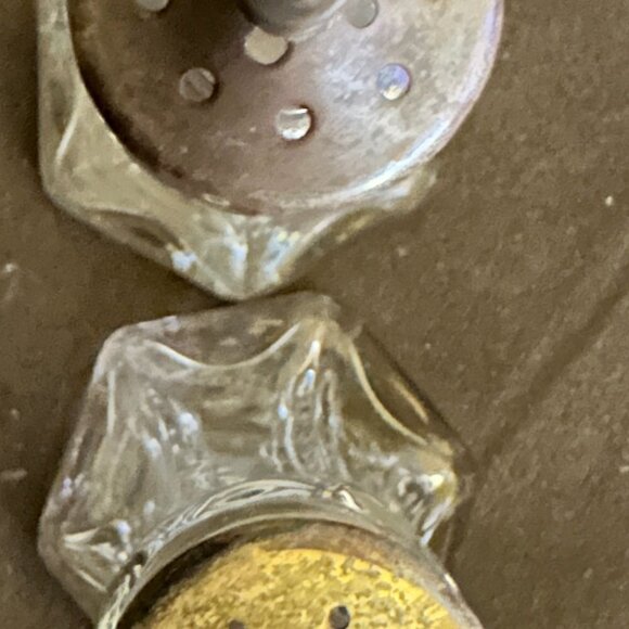 Vintage Salt Pepper Shaker Set FLAW DENTED CAP - Picture 12 of 14